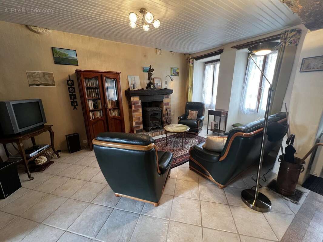 Maison à LE DORAT