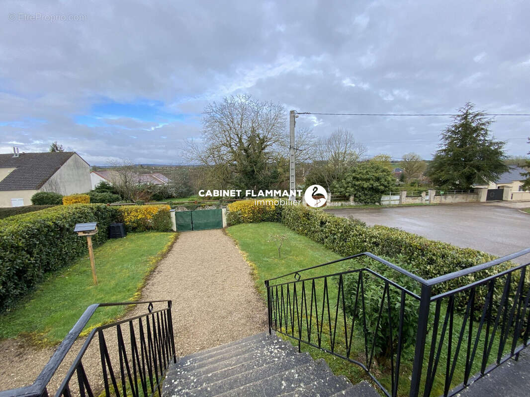 Maison à PRECY-SOUS-THIL