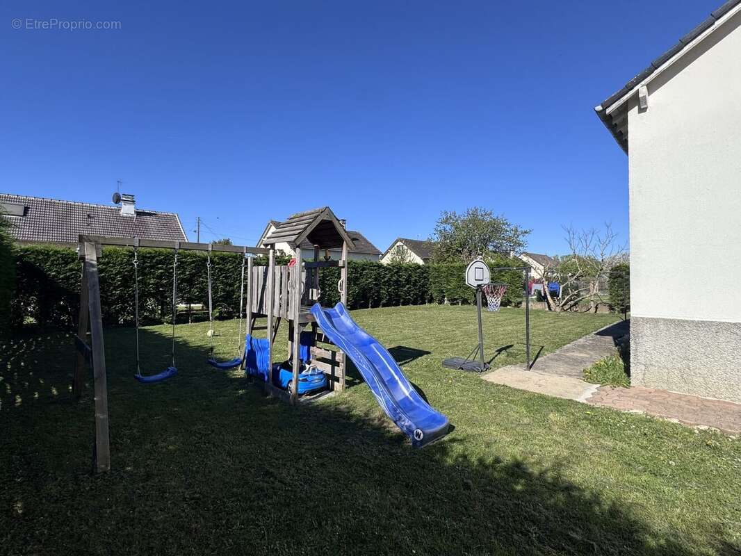 Maison à LE CHATELET-EN-BRIE