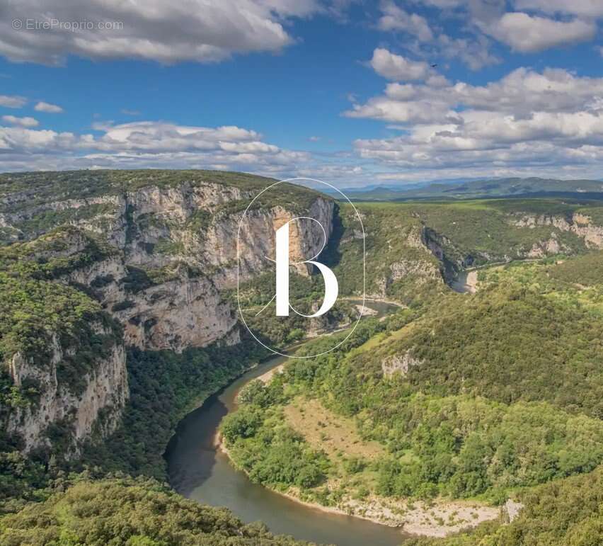 Maison à VALLON-PONT-D'ARC