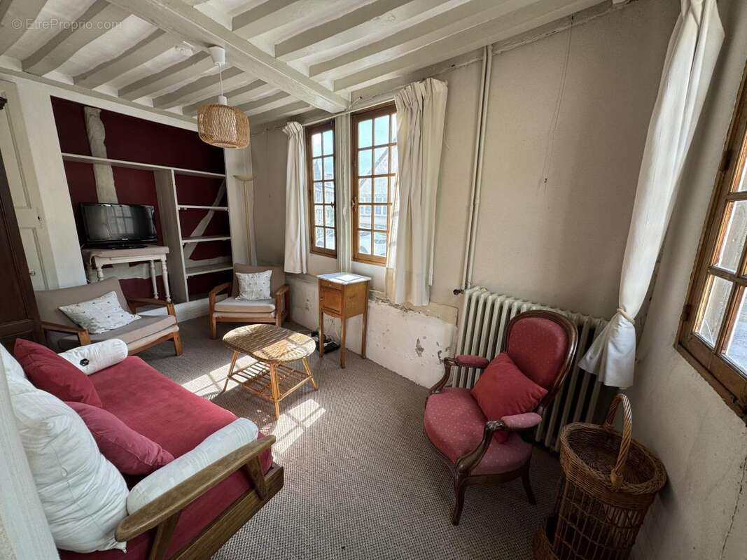 Maison 150 m² à Saint-Julien-Le-Faucon  - photo 4