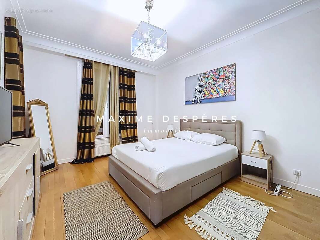 Appartement à NEUILLY-SUR-SEINE