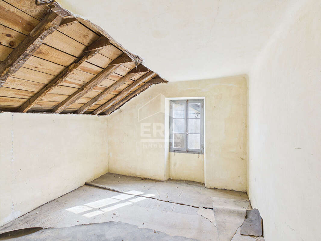 Cambo-Les-Bains - Vente Appartement 5 pièces - Travaux à prévoir - photo 8