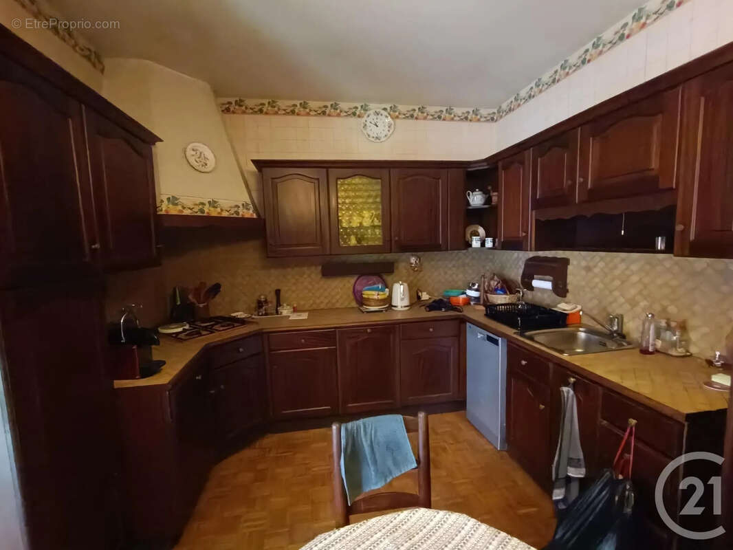 Maison à COUTRAS