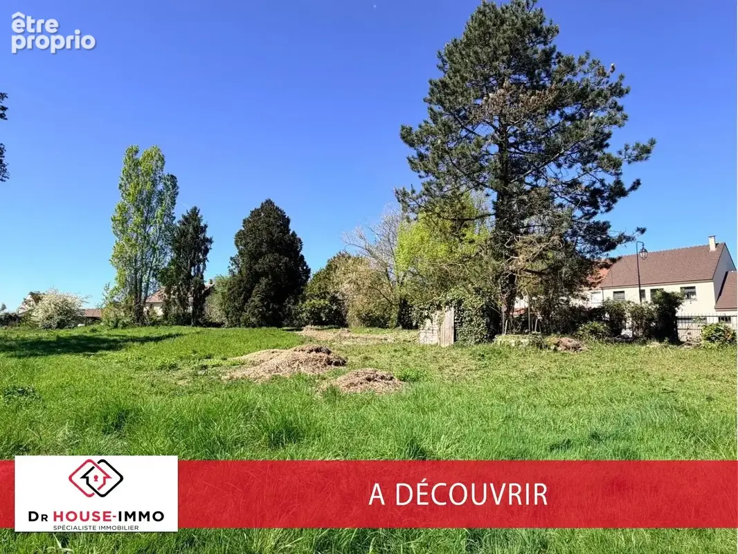Terrain à LUMIGNY-NESLES-ORMEAUX
