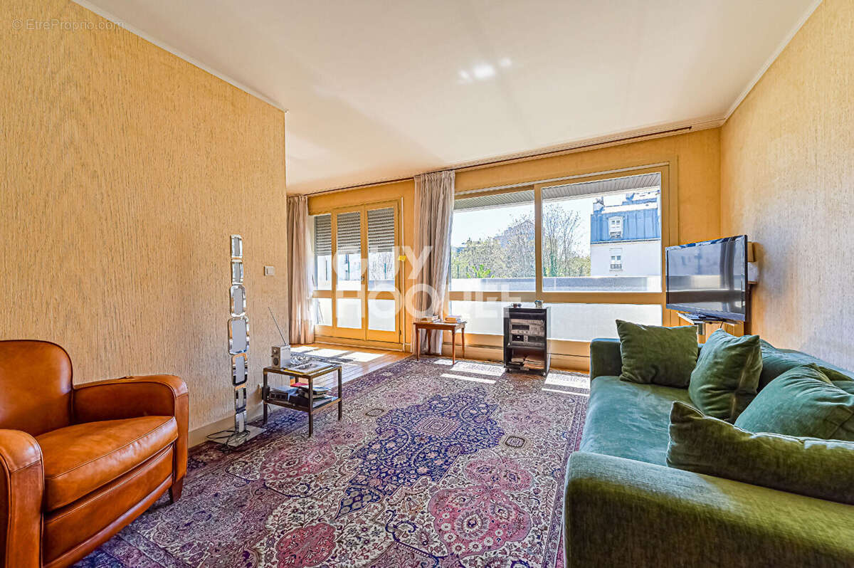 Appartement à PARIS-12E