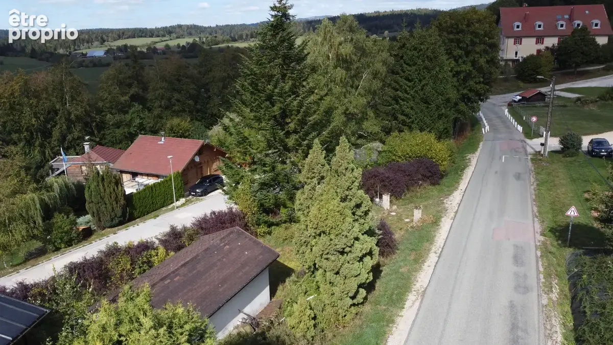 À acheter à Montperreux : terrain constructible de 739 m2 - photo 2