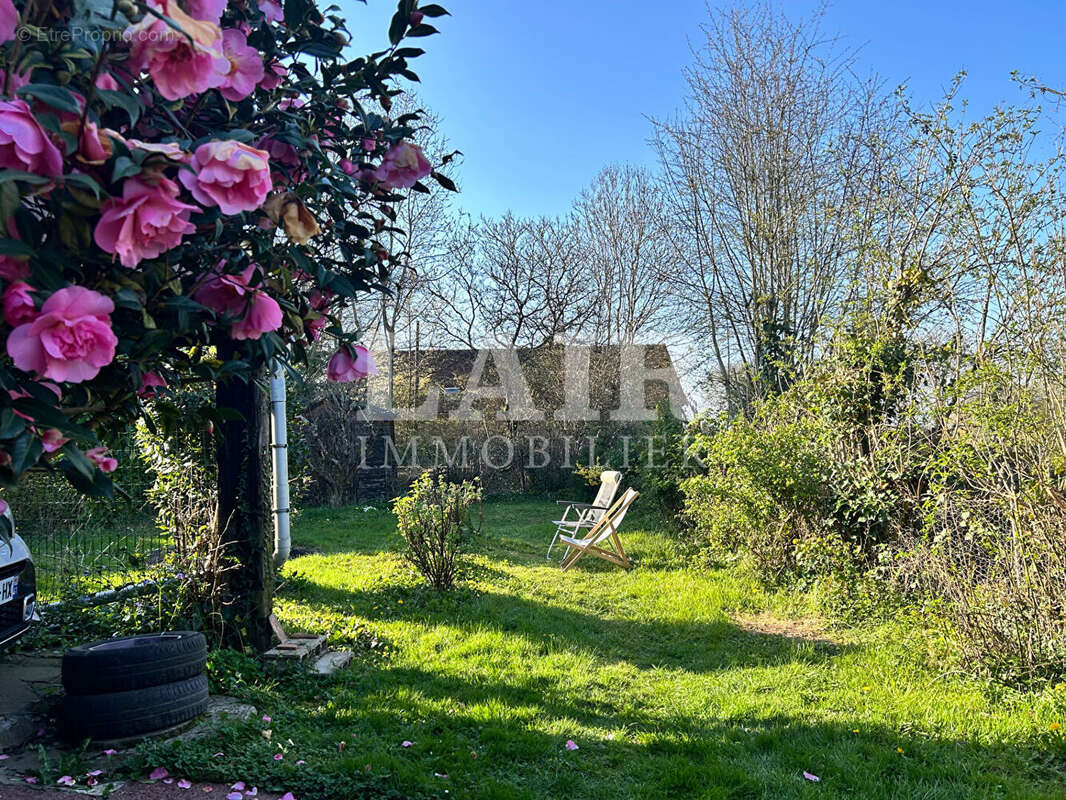 Maison à LA LANDE-DE-GOULT