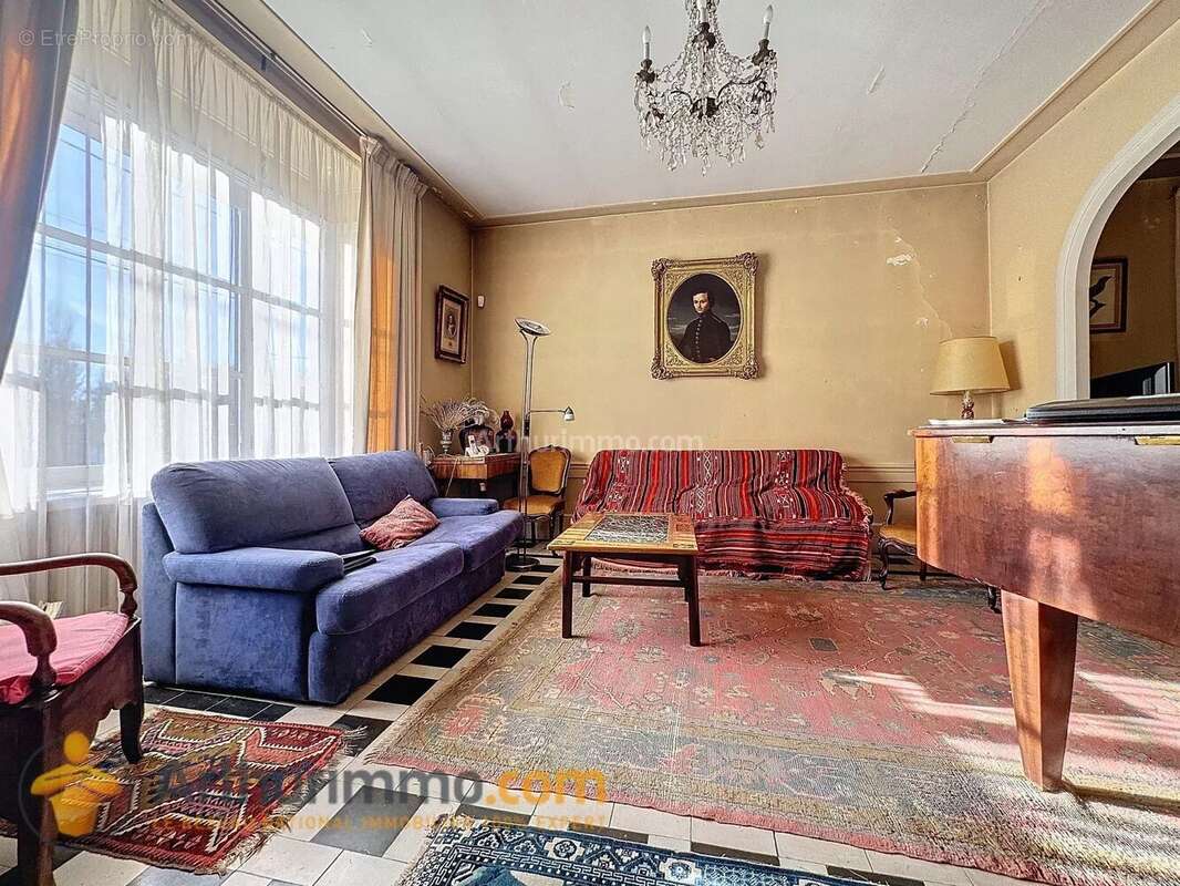 Maison à BOURG-ET-COMIN