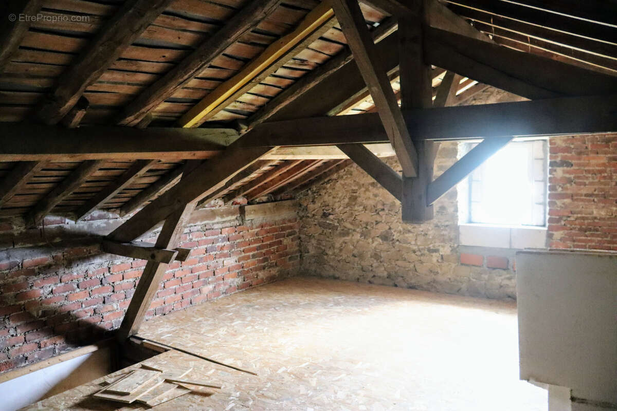 Maison à SAINT-YRIEIX-SOUS-AIXE