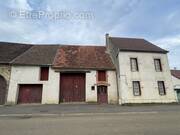 Maison à VIC-DES-PRES