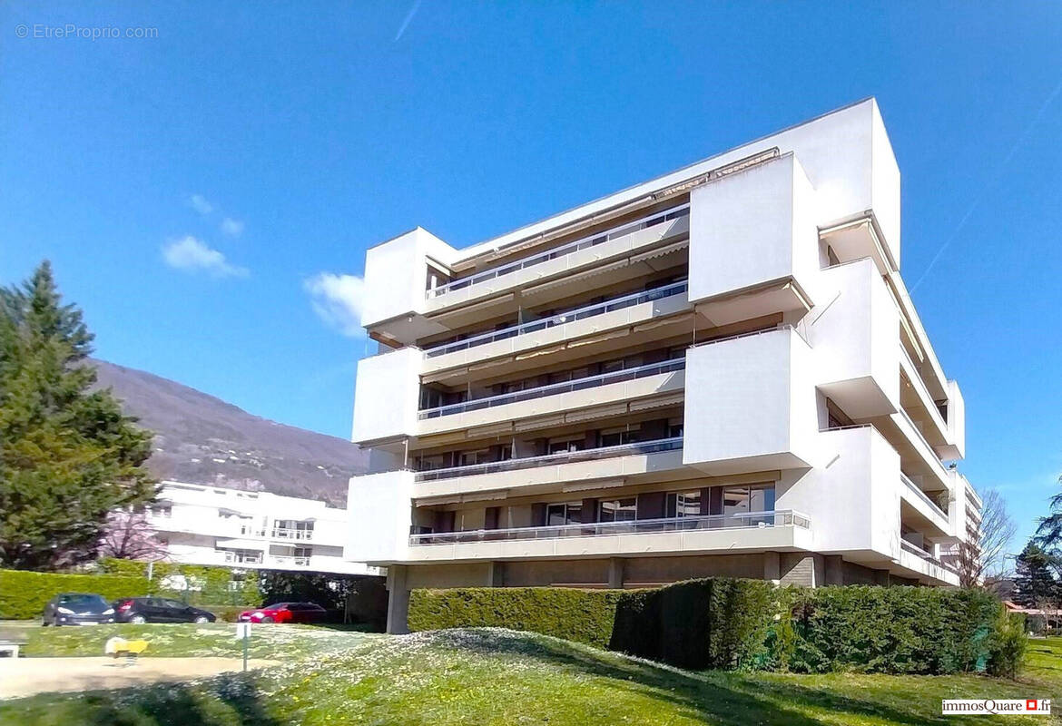 Appartement à MEYLAN