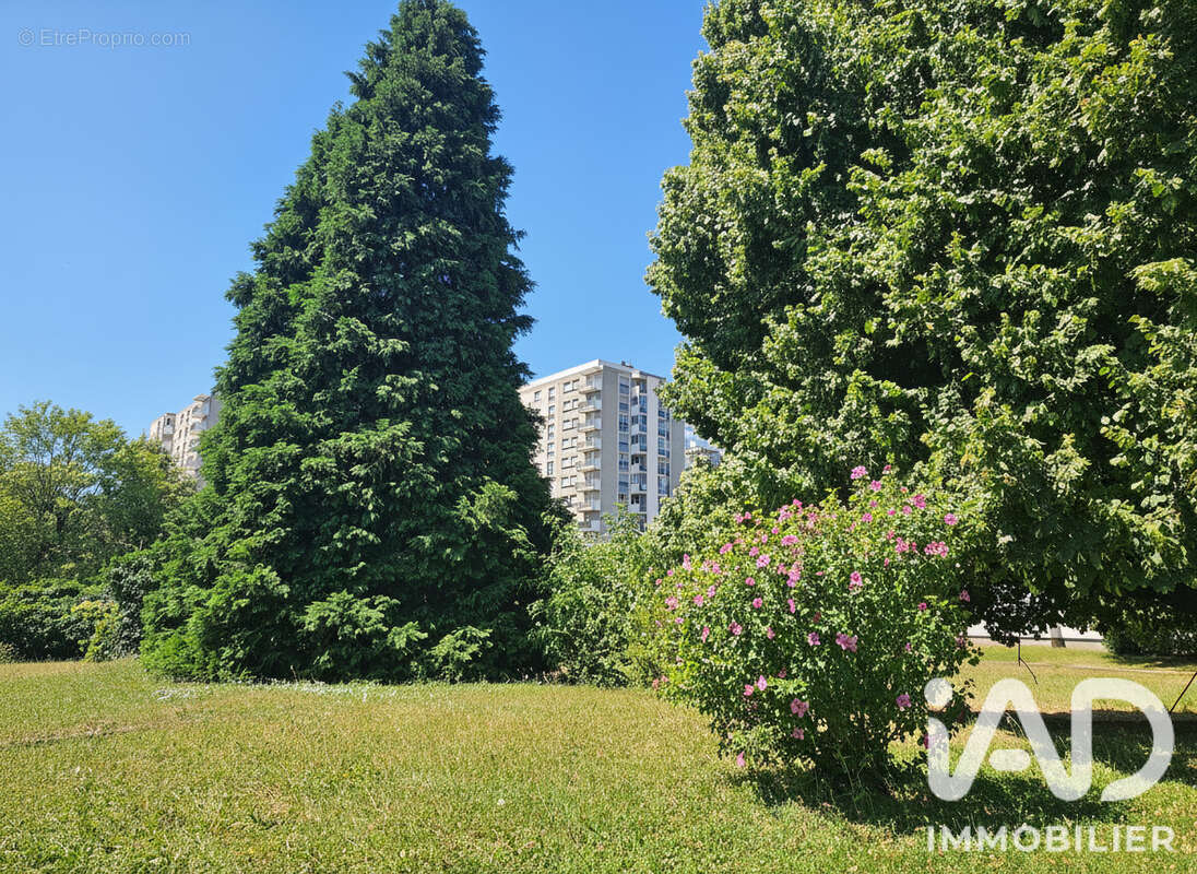 Photo 2 - Appartement à SAINT-MARTIN-D'HERES