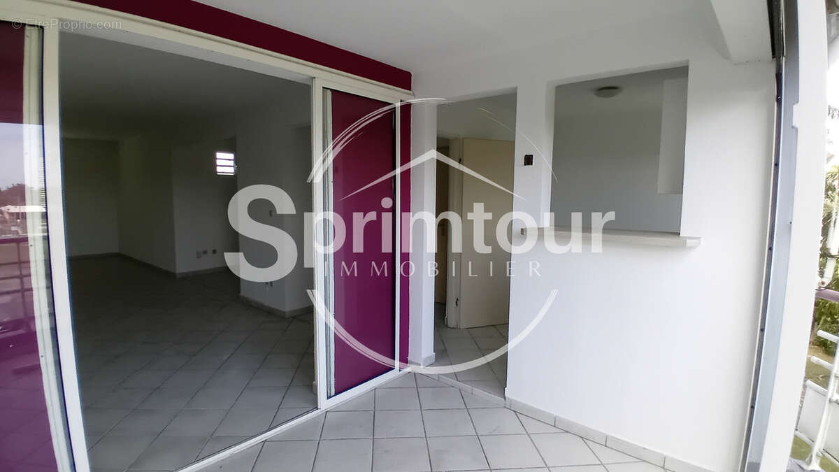 Appartement à BAIE-MAHAULT