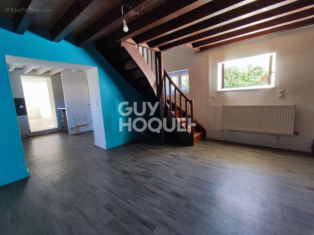 Maison à MORNAND-EN-FOREZ