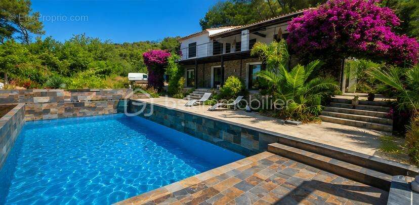 A draguignan (var) - propriété d'exception avec vue panoramique, piscine, garage et deux appartements indépendants - photo 2