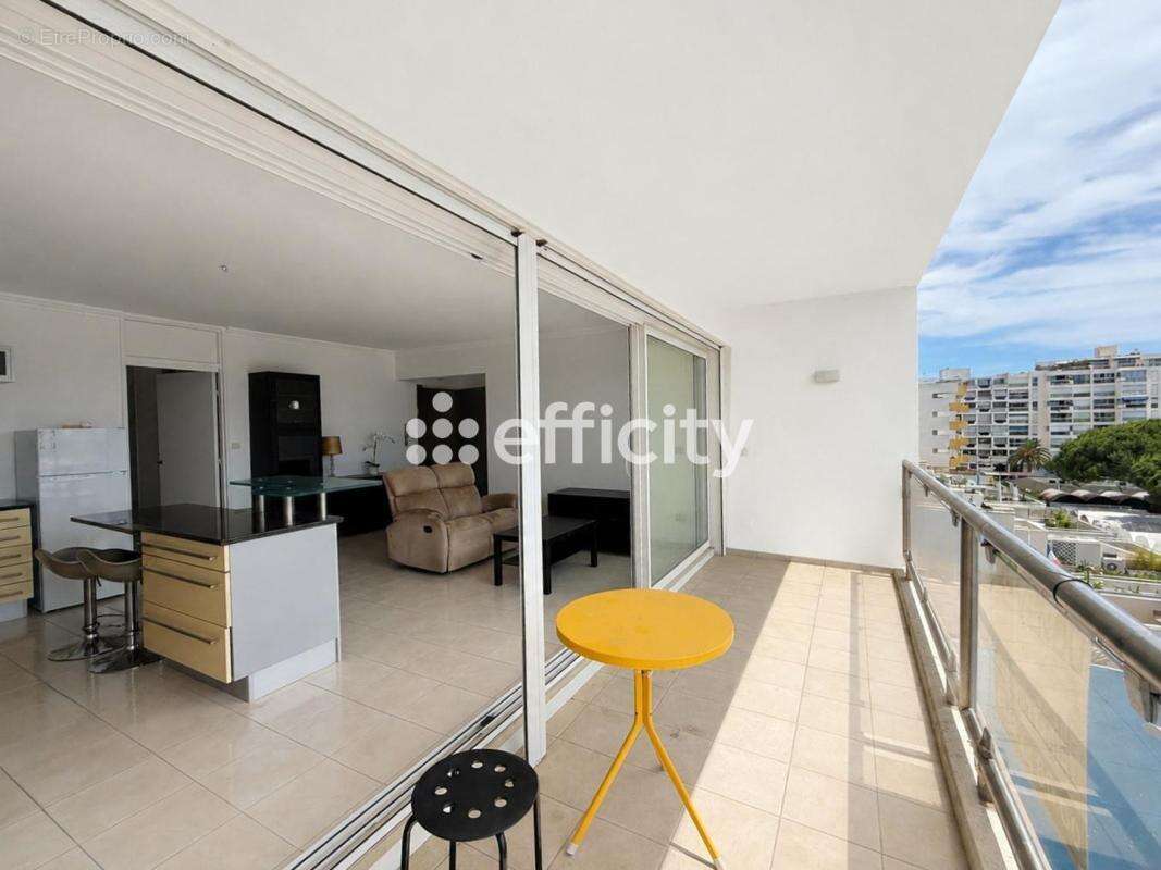 Appartement à MAUGUIO