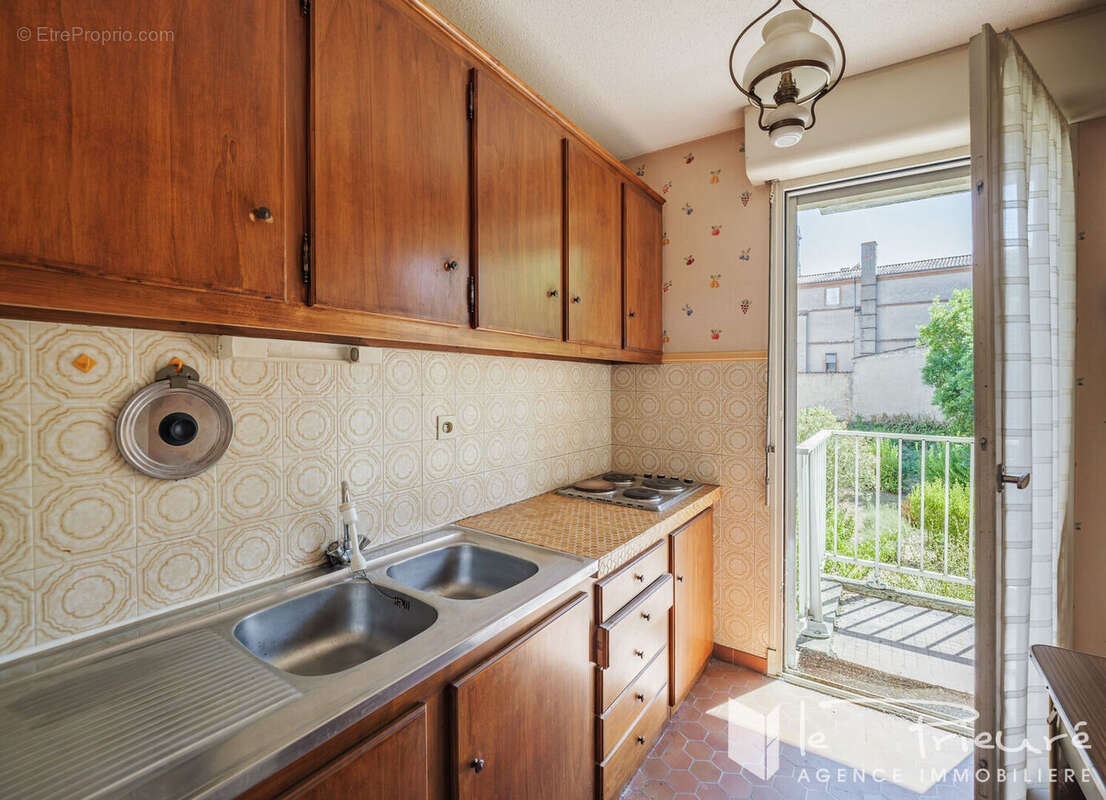 Albi centre , Appartement T2 traversant avec deux balcons, ascenseur et cellier - photo 5