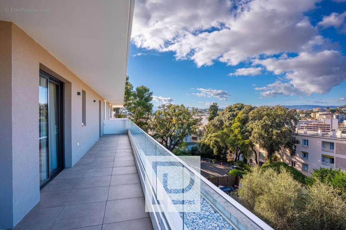 Appartement à LE CANNET