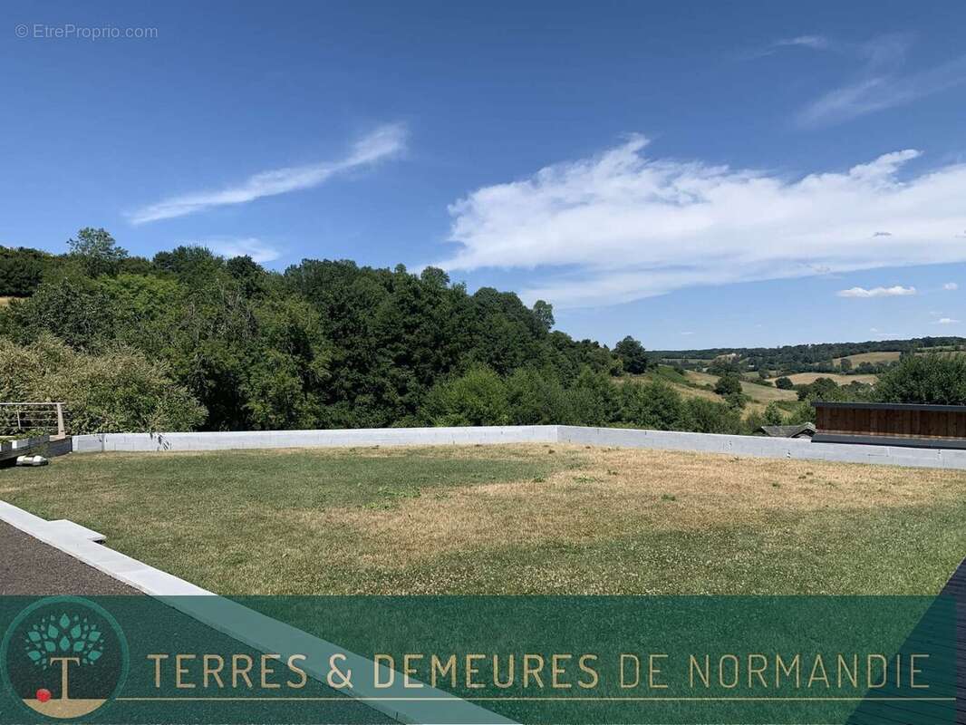 A VENDRE en NORMANDIE région de VIMOUTIERS (61120) un ensemble de bâtiments pour l'accueil d'événements : mariages, anniversaire - photo 4