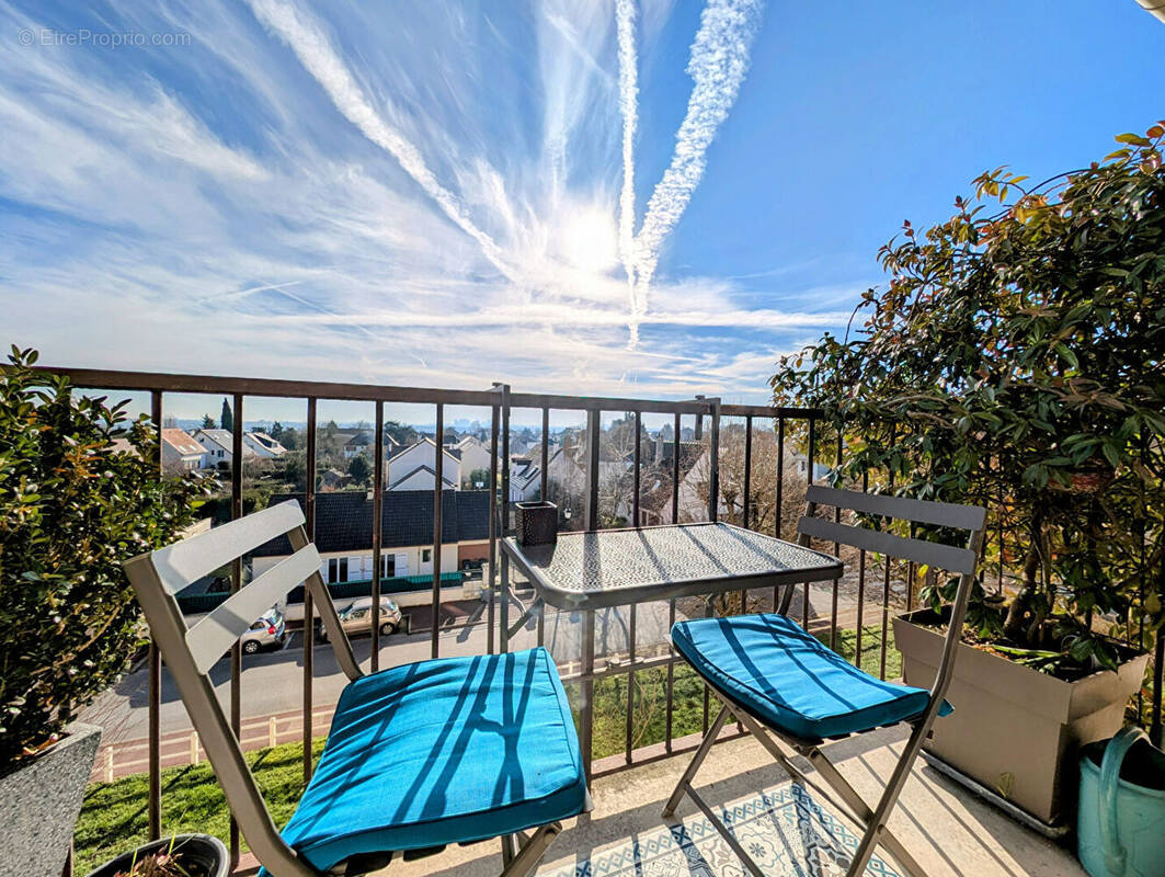 Appartement à LE MESNIL-LE-ROI