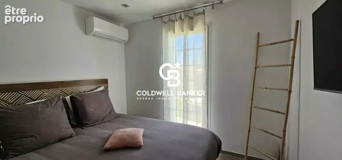 EXCLUSIVITÉ COLDWELL BANKER — Villa avec piscine et véranda à Fréjus - photo 15