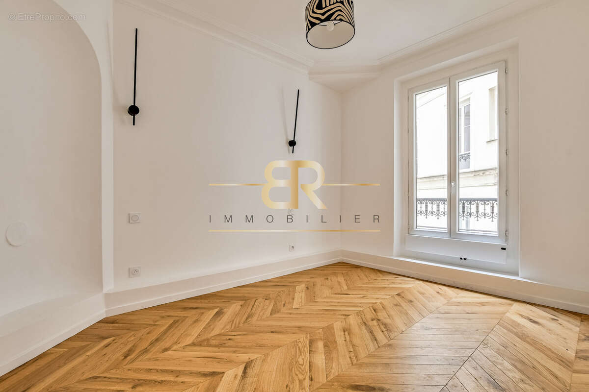 Appartement à PARIS-17E