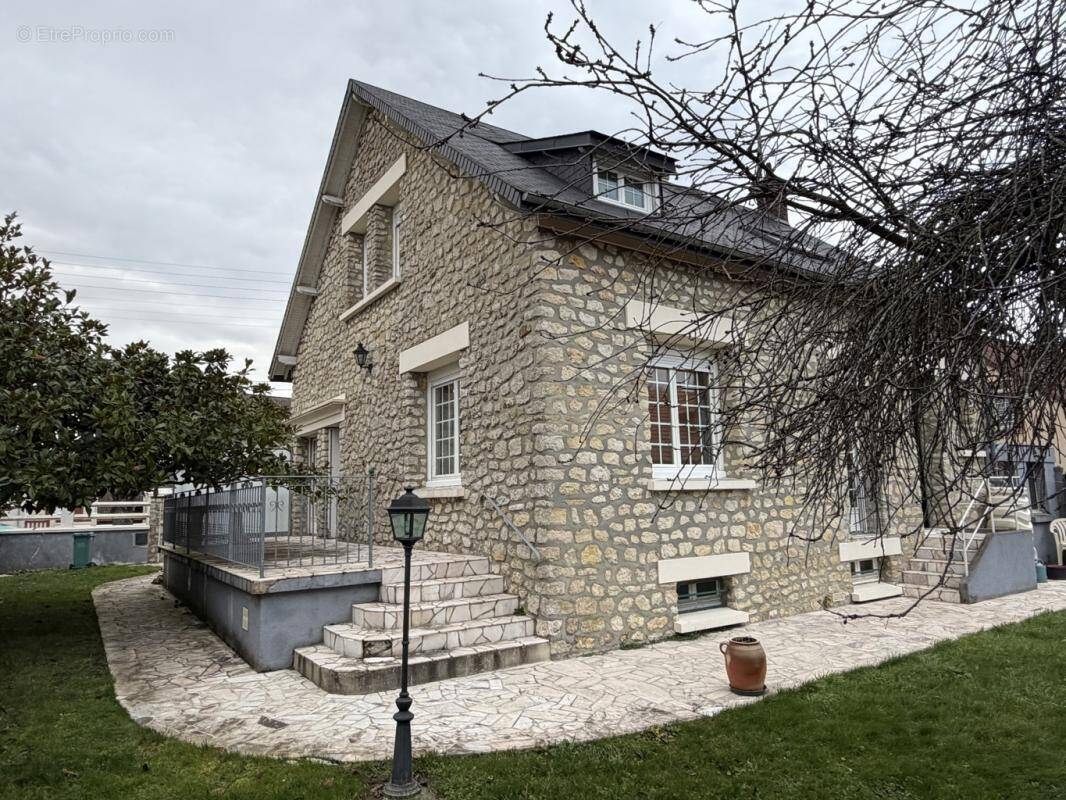 Maison à LA FERTE-BERNARD