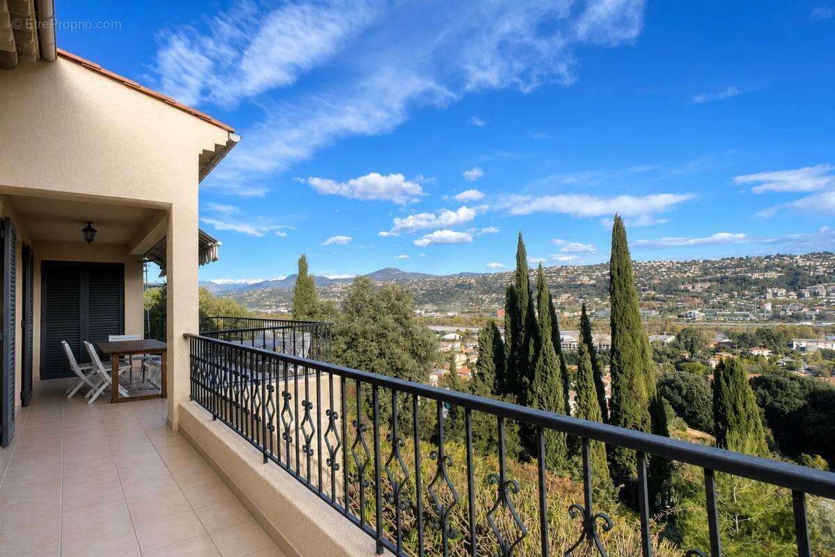 Grande Maison 6P avec Potentiel à Saint-Laurent-du-Var - photo 8