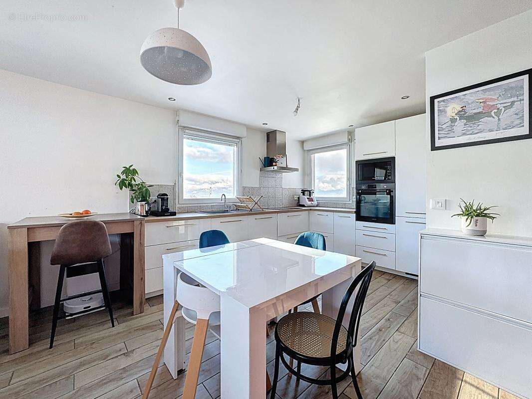 Appartement à LA ROCHE-SUR-FORON