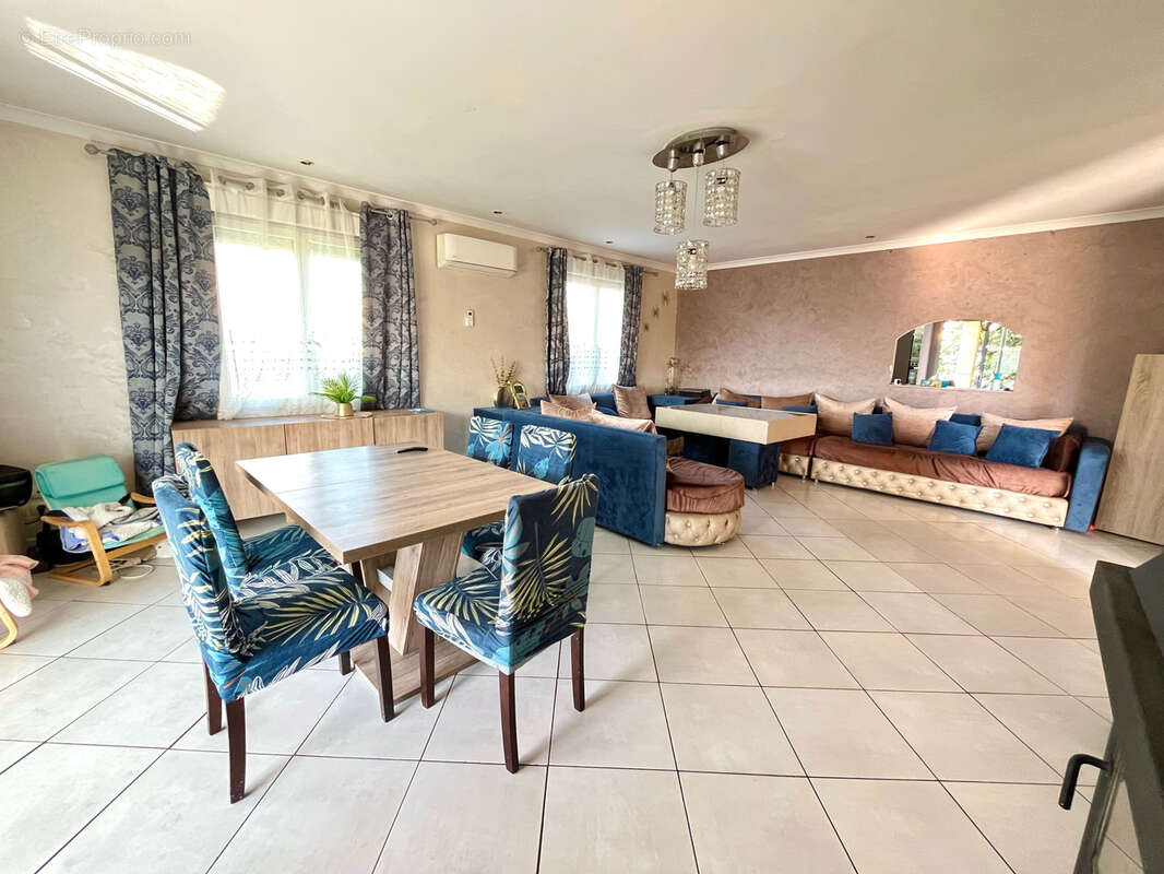 Maison à SAINT-GILLES