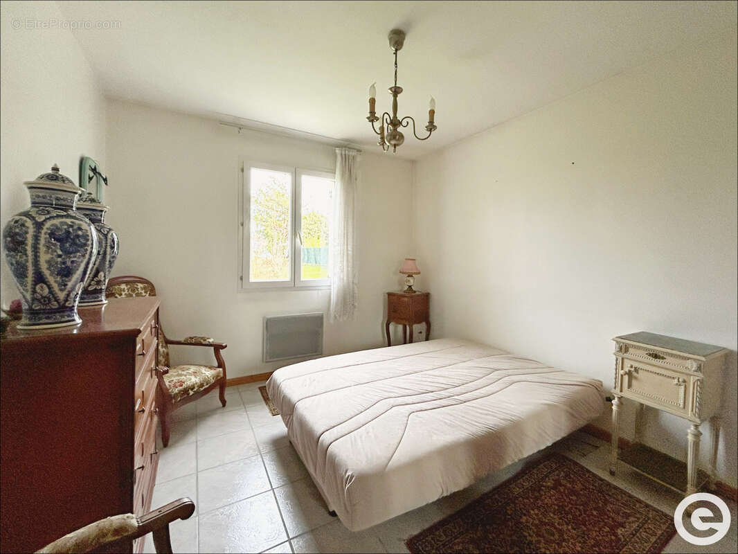 Maison à AILLANT-SUR-THOLON