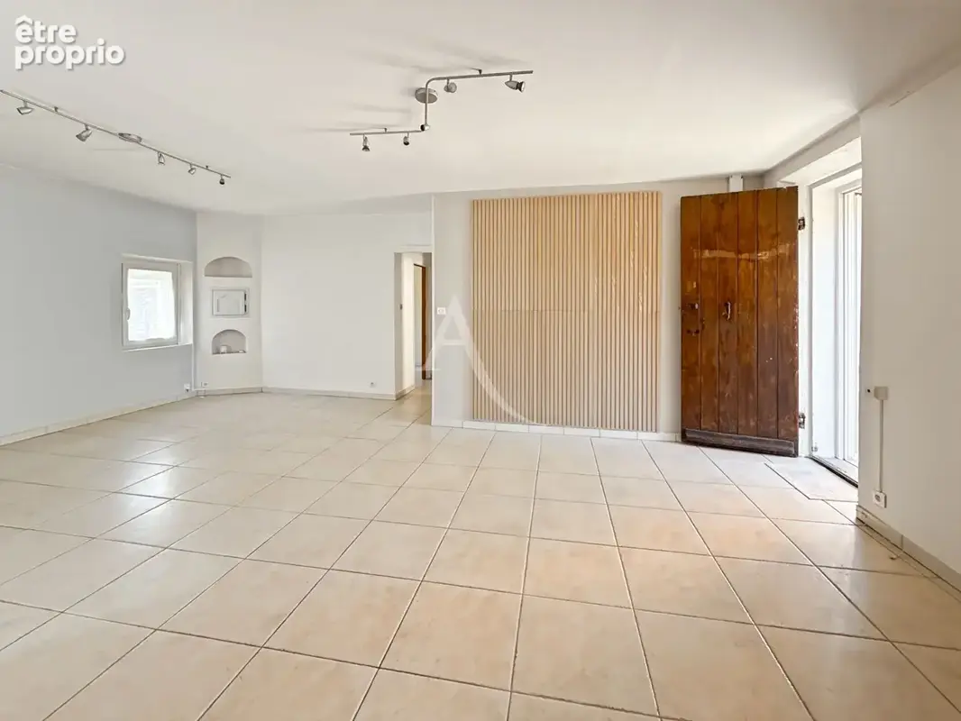 Beau T4 rénové en maison de ville au calme, véranda et balcon ! - photo 2