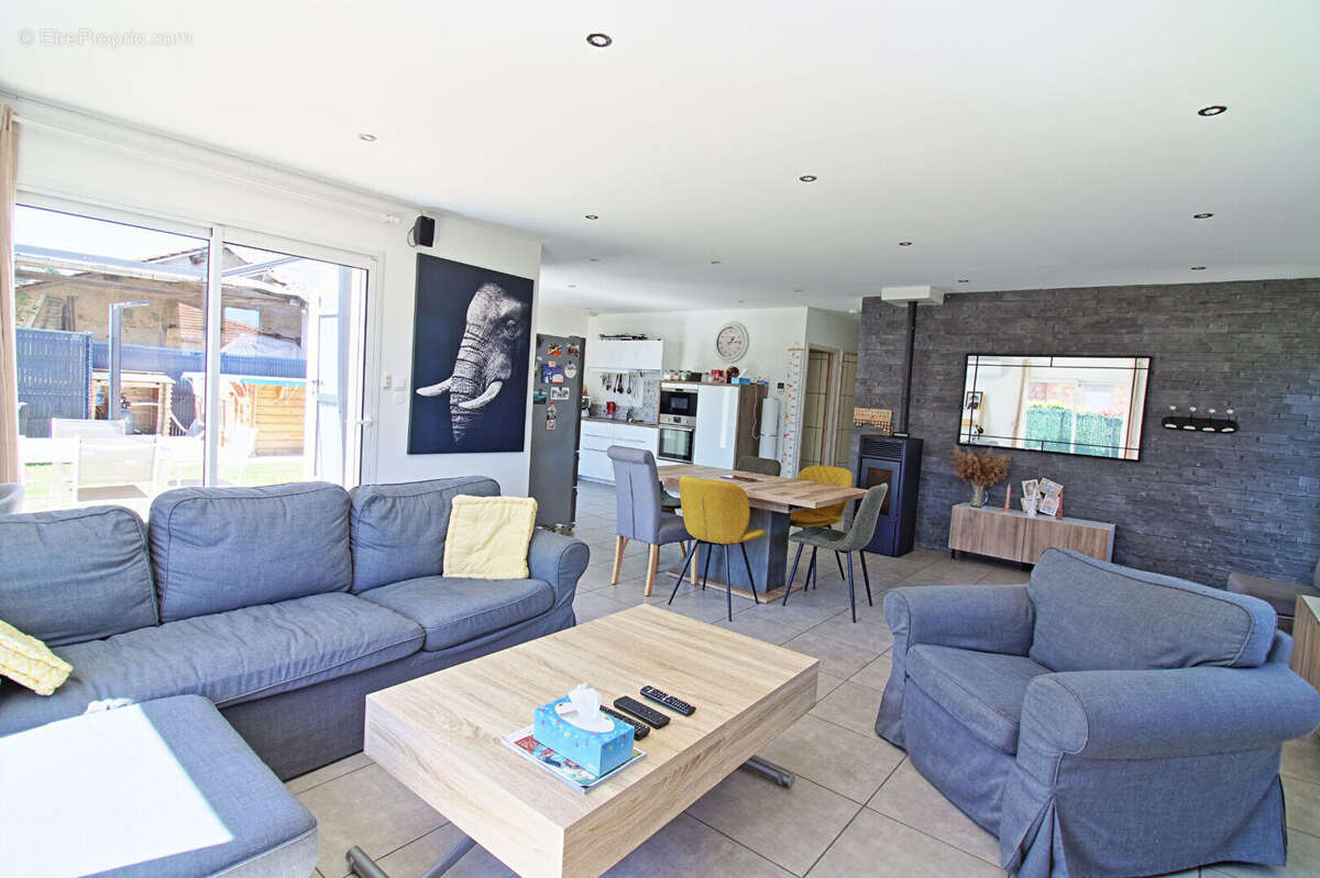 Maison Sardieu 4 pièce(s) 100 m2 - photo 2