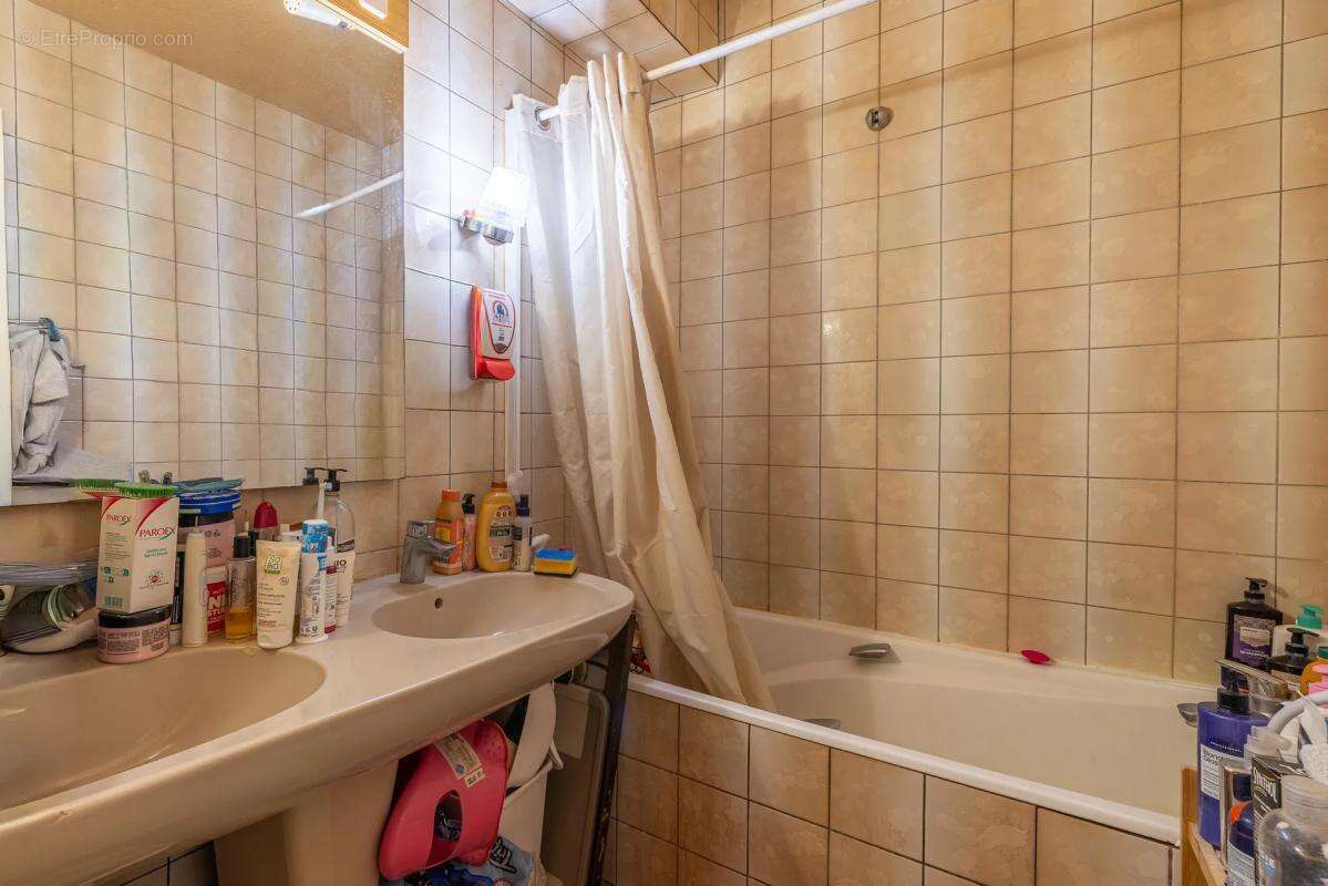 Appartement à SAVIGNY-LE-TEMPLE
