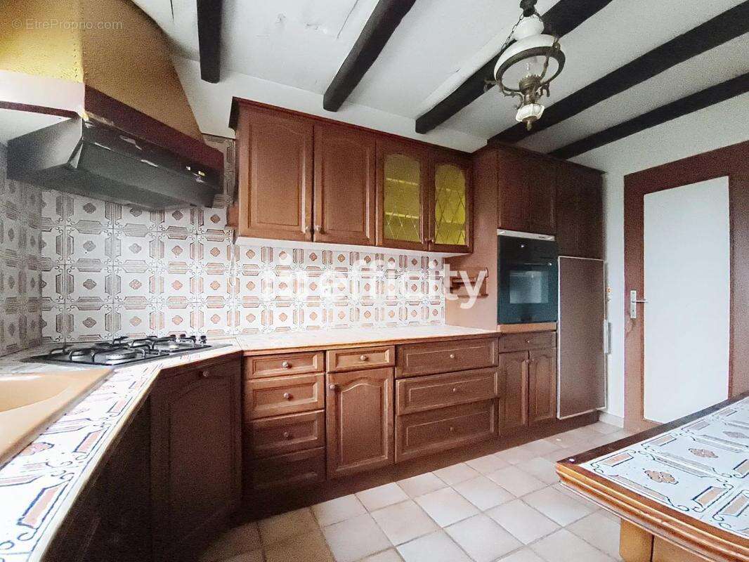 Maison à LE MESNIL-AUBRY