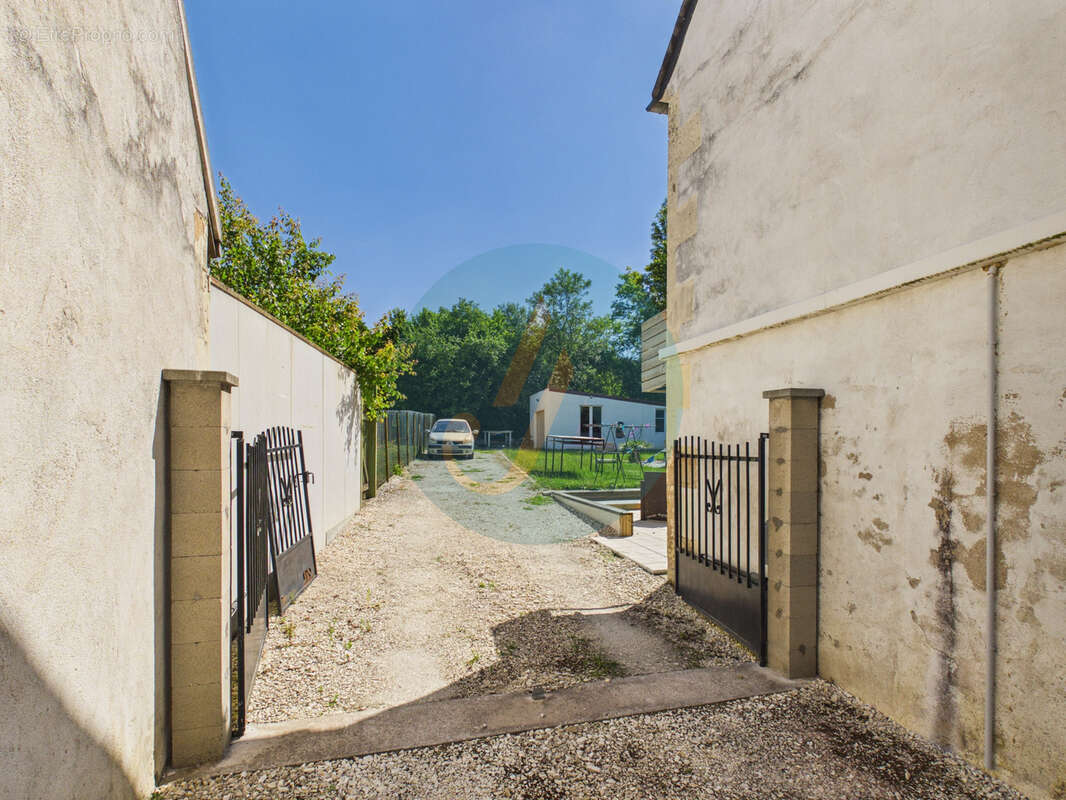 Maison à PARIGNY-LES-VAUX