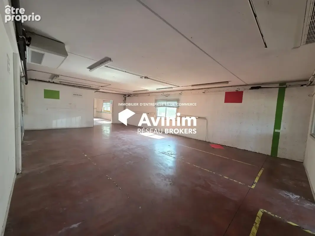 Commerce 865 m² à Meythet  - photo 8