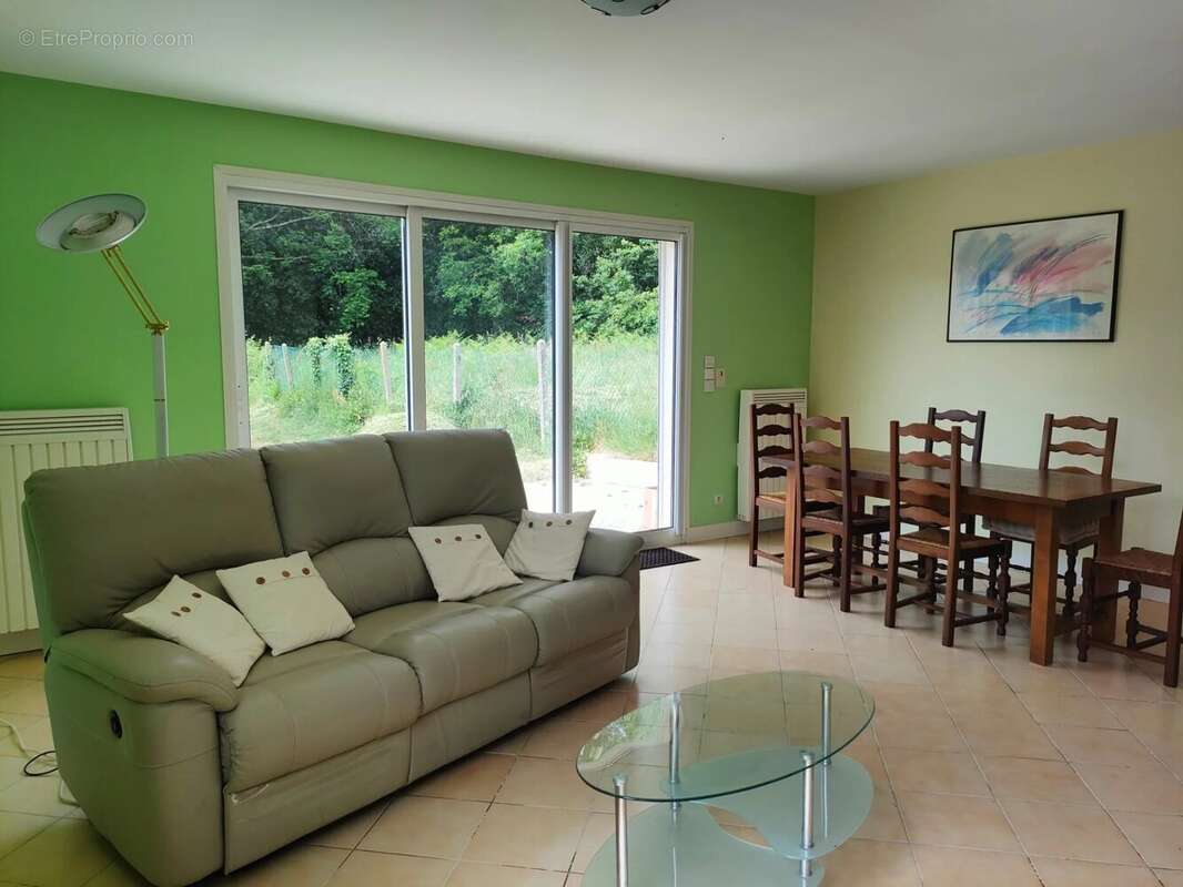 Appartement à VAYRES