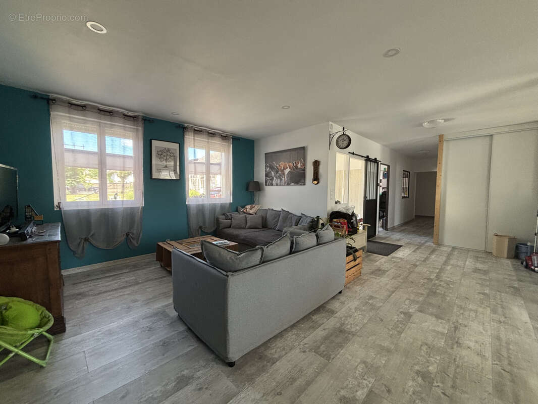 Maison à SAINTE-COLOMBE-SUR-SEINE