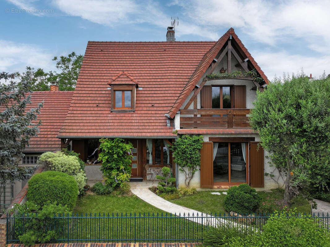 Maison à SAINT-MICHEL-SUR-ORGE