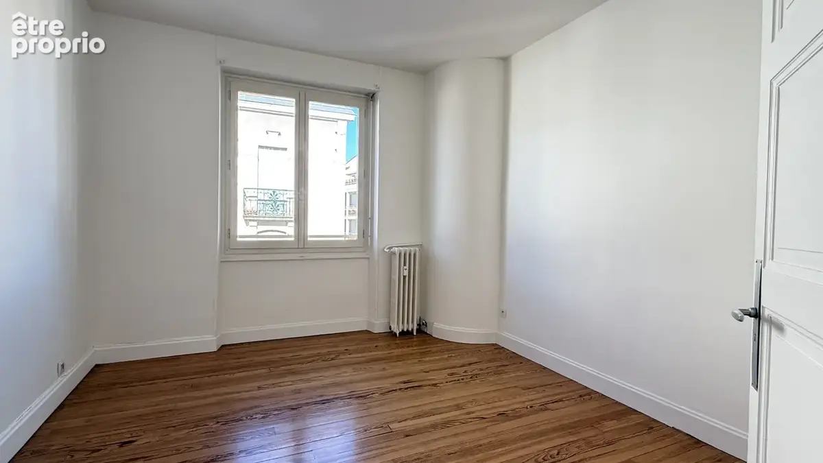 Appartement T4 lumineux centre-ville Clermont-Ferrand - photo 7