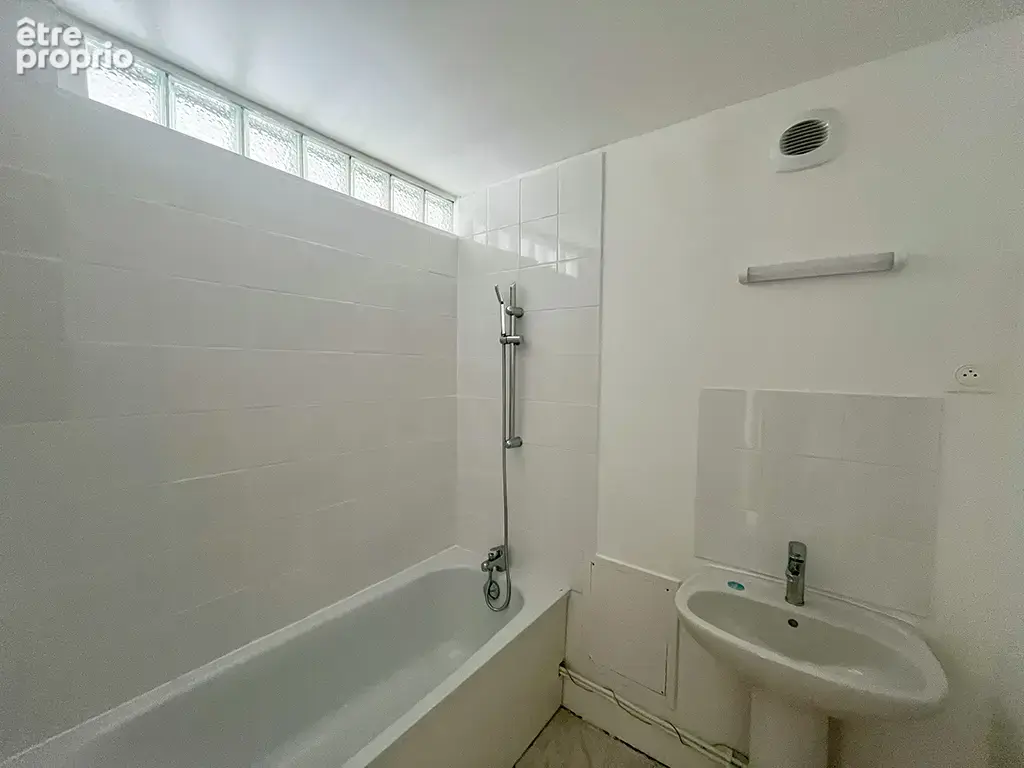 Appartement 4 pièces 79 m² à vendre à Vitrolles (13127) - photo 7