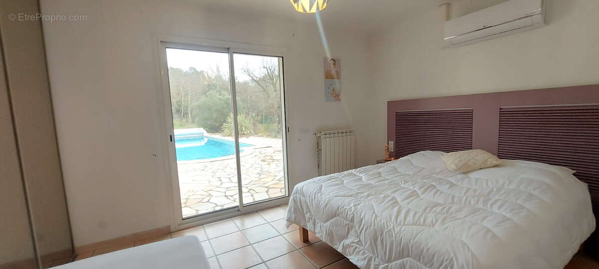 Maison à MEOUNES-LES-MONTRIEUX