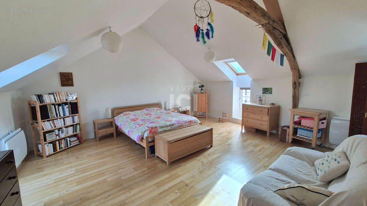 Maison à SAINT-ETIENNE-DE-MONTLUC