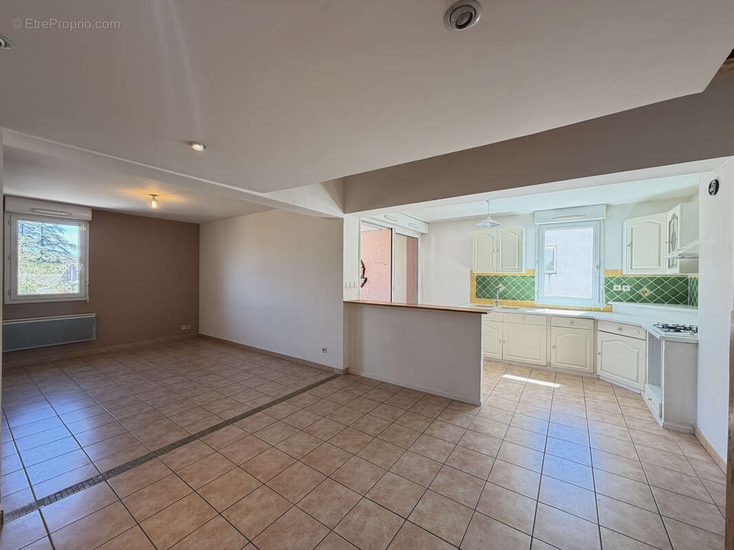 Appartement à SAINT-MAXIMIN-LA-SAINTE-BAUME