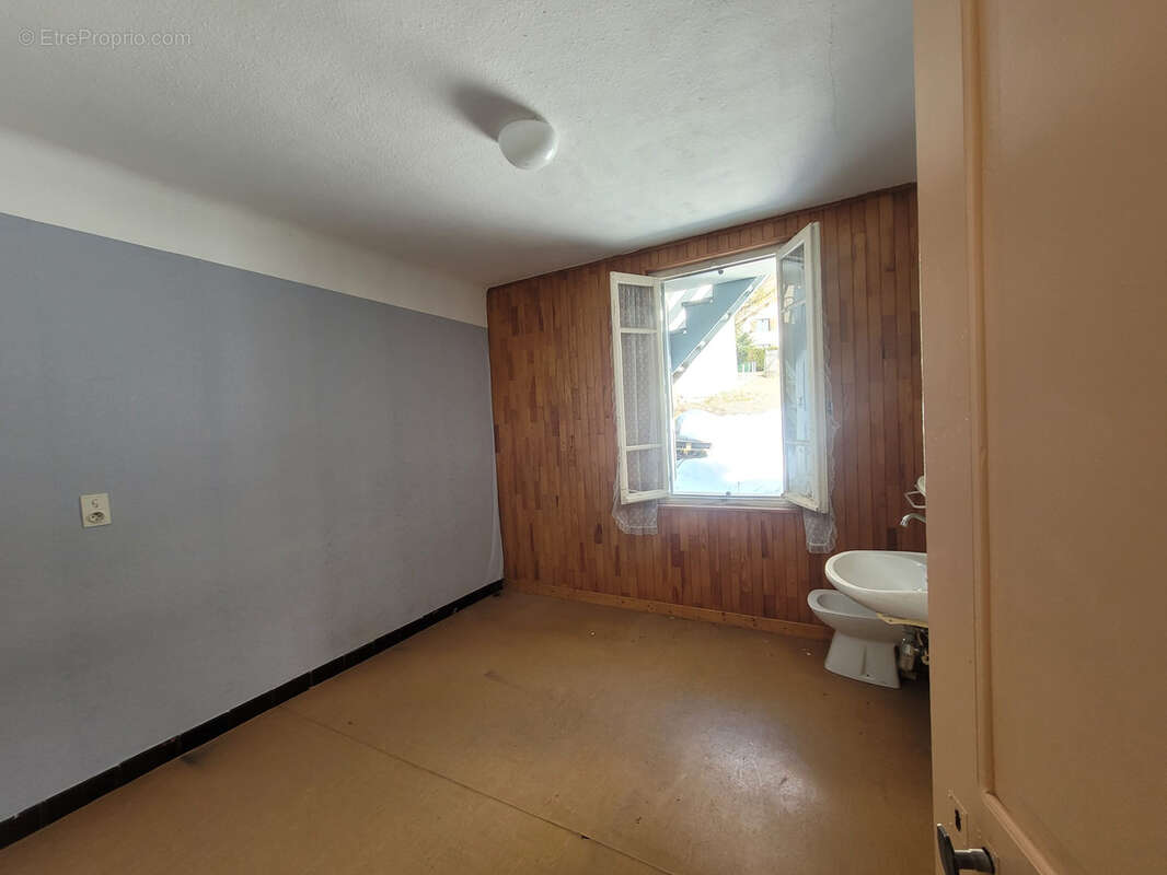 Sublime potentiel de rénovation pour cette maison de village mitoyenne - photo 12