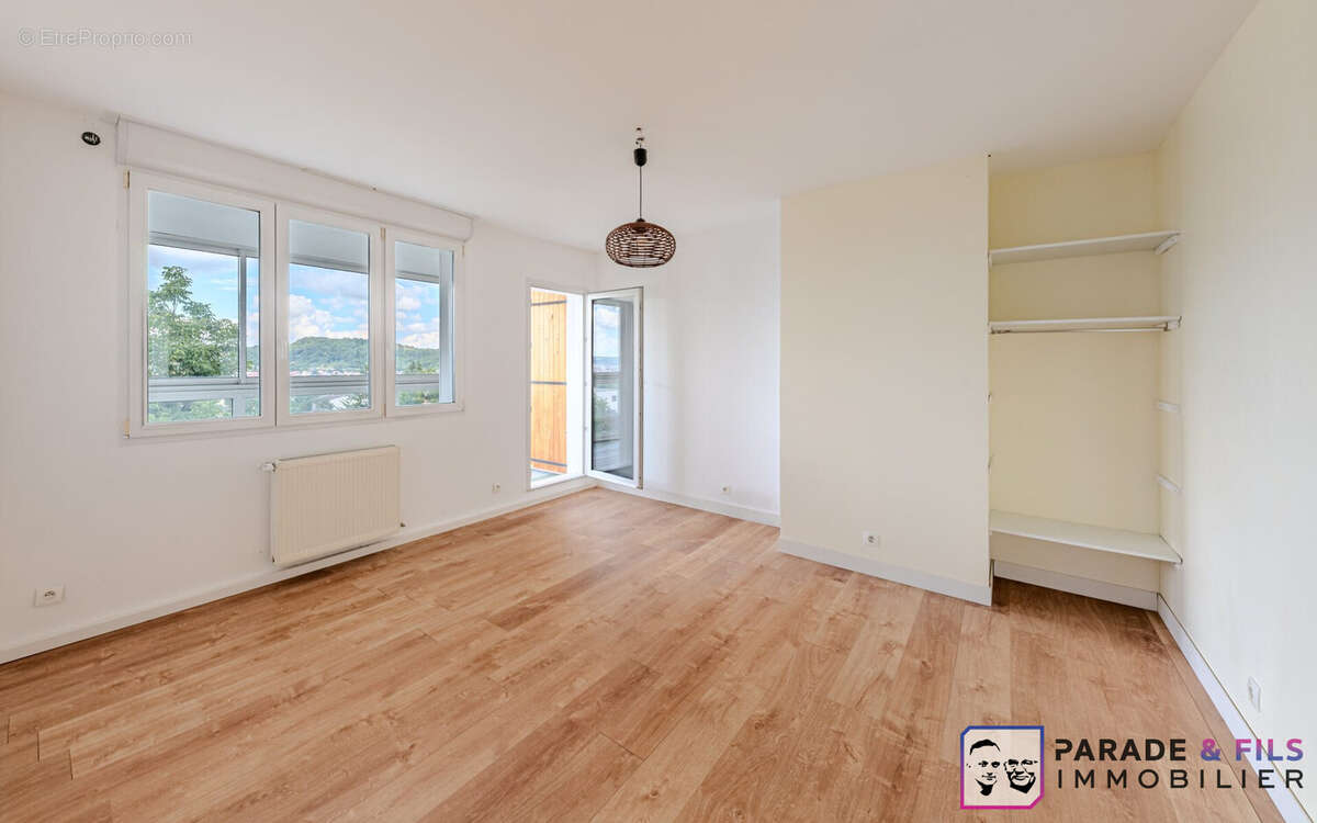 Chambre 4 accès terrasse couverte - Maison à MALZEVILLE