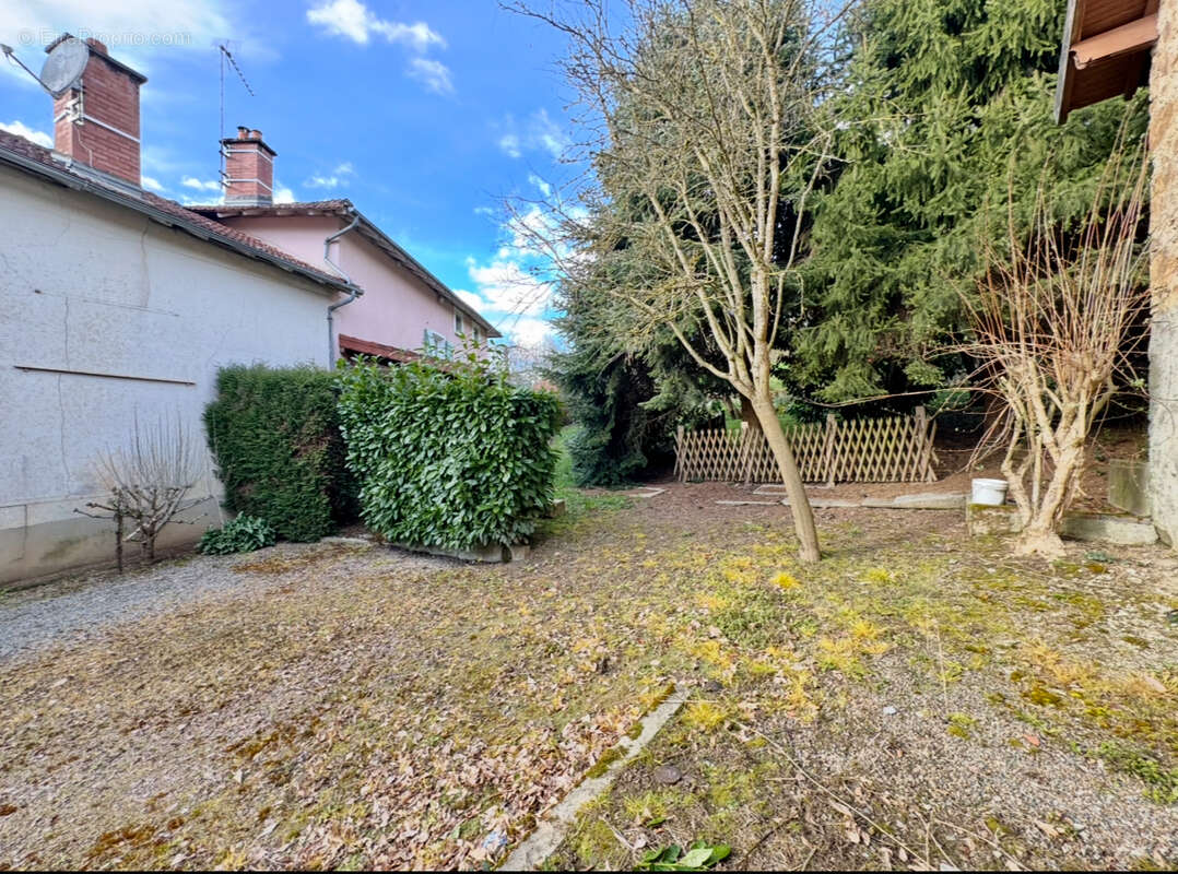 Maison à CONDAT-SUR-VIENNE