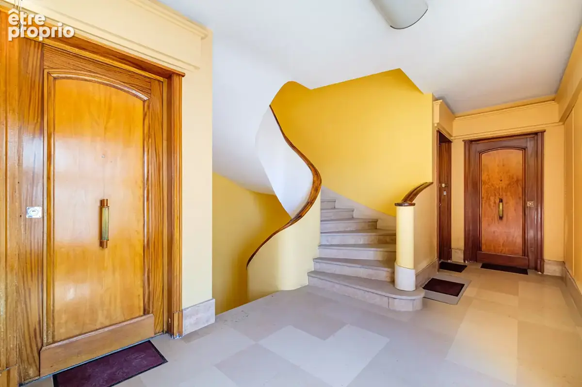 Vente appartement T5, fraichement rénové, balcon, sans vis à vis - quartier Saxe - photo 10